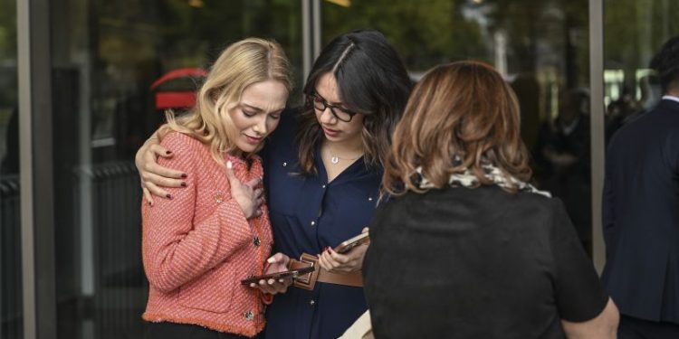 Magnitude 6.2 earthquake strikes near Istanbul as scores injured in panic