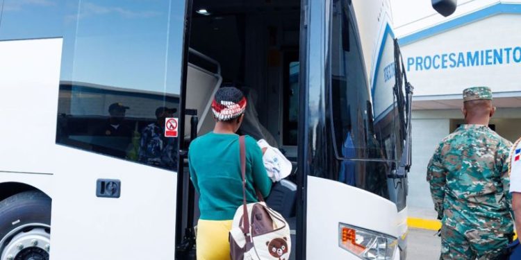 Dominican Republic deports dozens of Haitian pregnant women and children in hospital crackdown