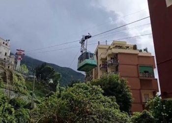 Four people killed, one injured as cable car plunges into a ravine in Italy